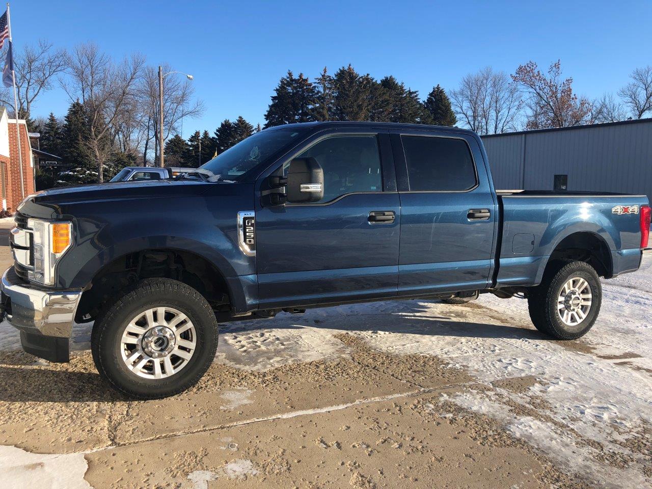 2017 FORD F250 SUPER DUTY CREW CAB XLT 4WD 6.2L V8