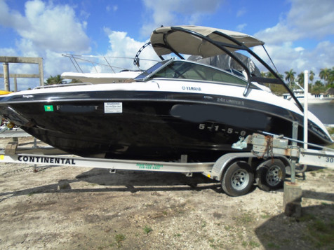 24′ – 2011 Yamaha 242