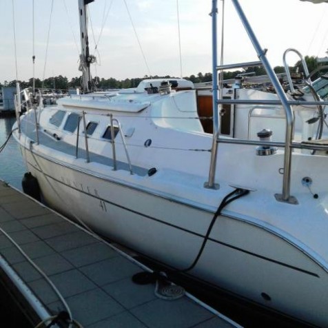 41′ – 2005 Hunter 41 Classic