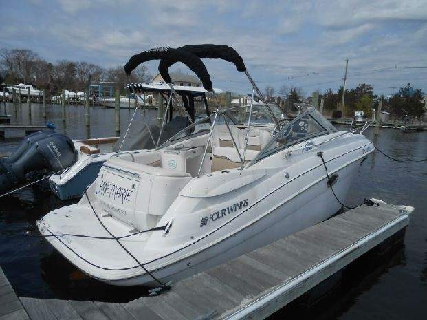2006 Four Winns 258 Vista
