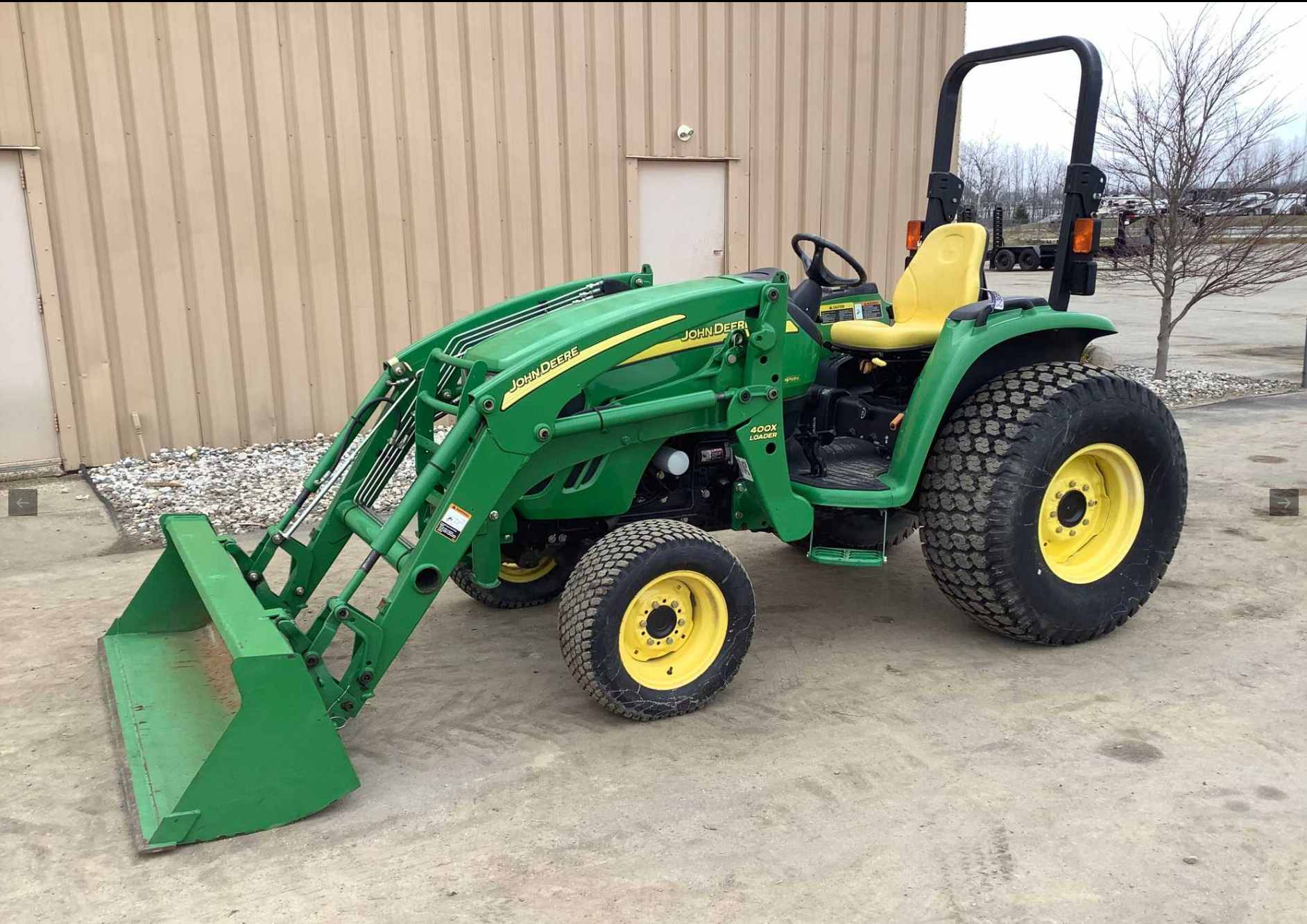 John Deere 4720 Compact Utility Tractor with John Deere 400X Loader Attachment