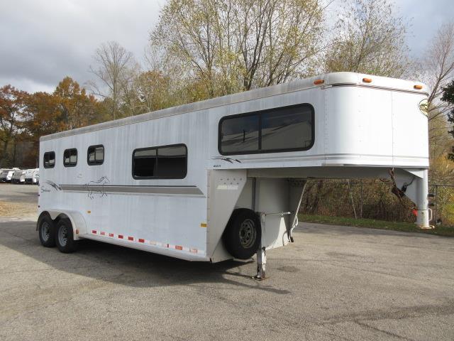 2002 Sundowner Value Lite Horse Trailer