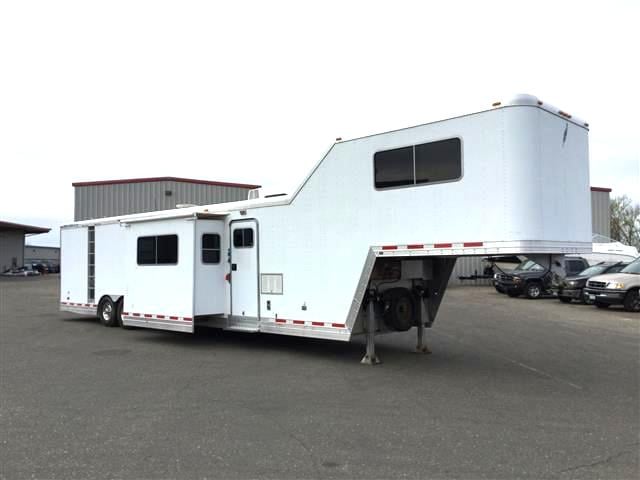 2000  Featherlite 4940