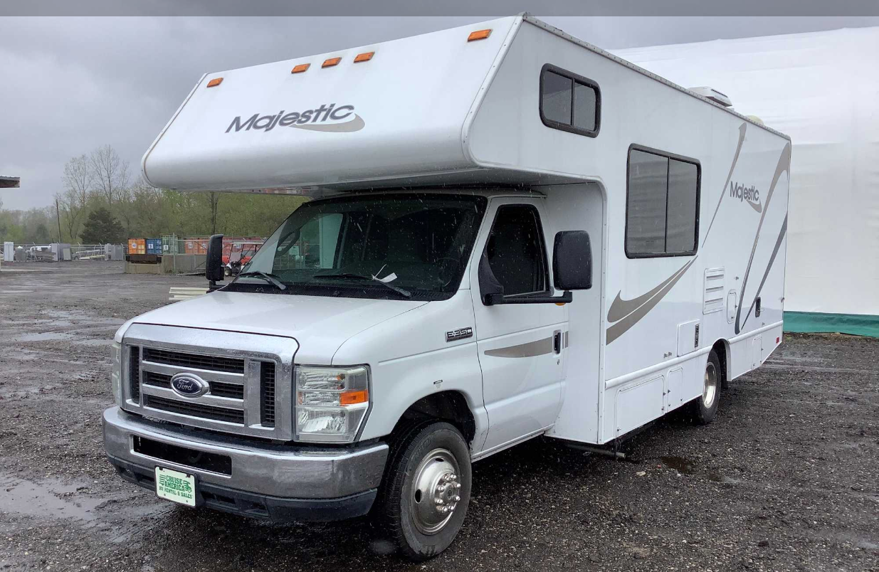 2011 Ford E-350 Super duty Majestic