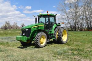 2004 John Deere 7920 Tractor