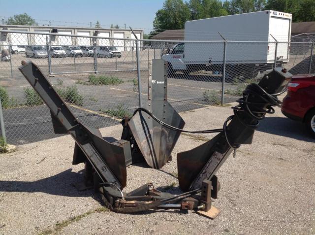 BOBCAT TREE SPADE