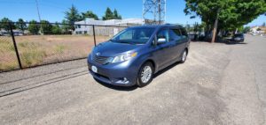 2014 Toyota Sienna XLE Minivan 4D