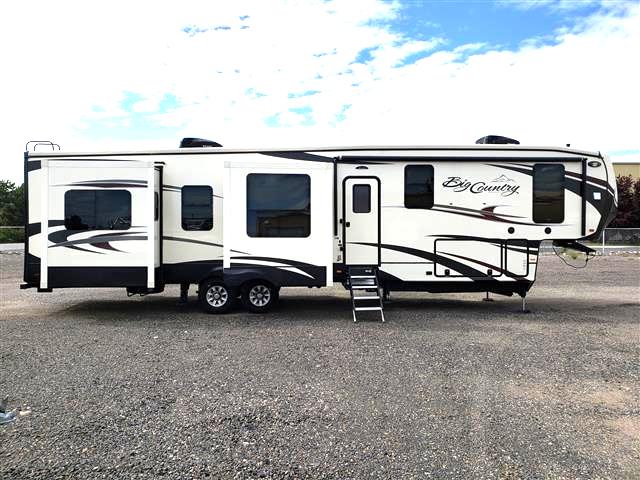 2017  Heartland Big Country 4010RD