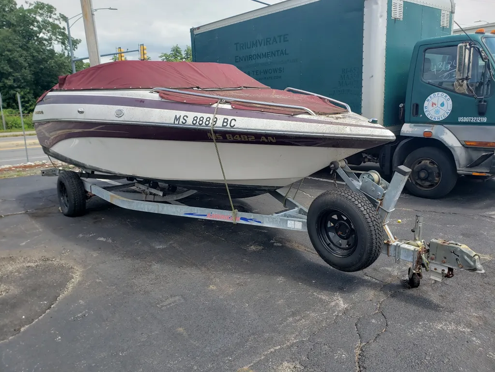 2004 CROWNLINE BOWRIDER