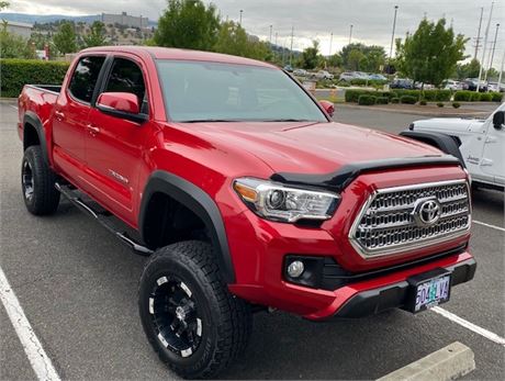 2017 TOYOTA TACOMA