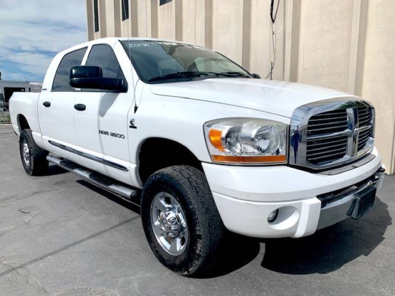 2006 Dodge Ram Pickup 3500 4×4 Laramie 4dr Mega Cab 6.3 ft. SB SRW Pickup