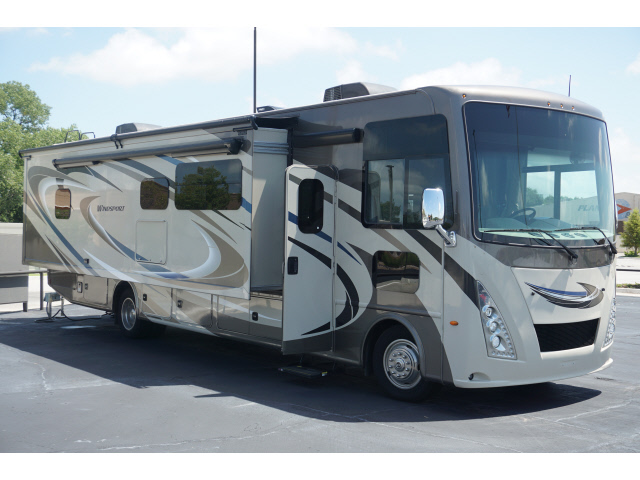 2019 Thor Windsport M-34R Ford Gasoline 36' /2 slides / King bed - Repo ...