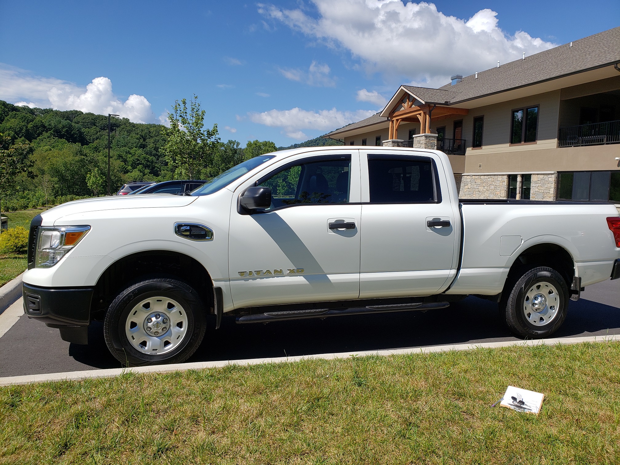 2017 Nissan Titan XD Crew Cab 4WD Diesel