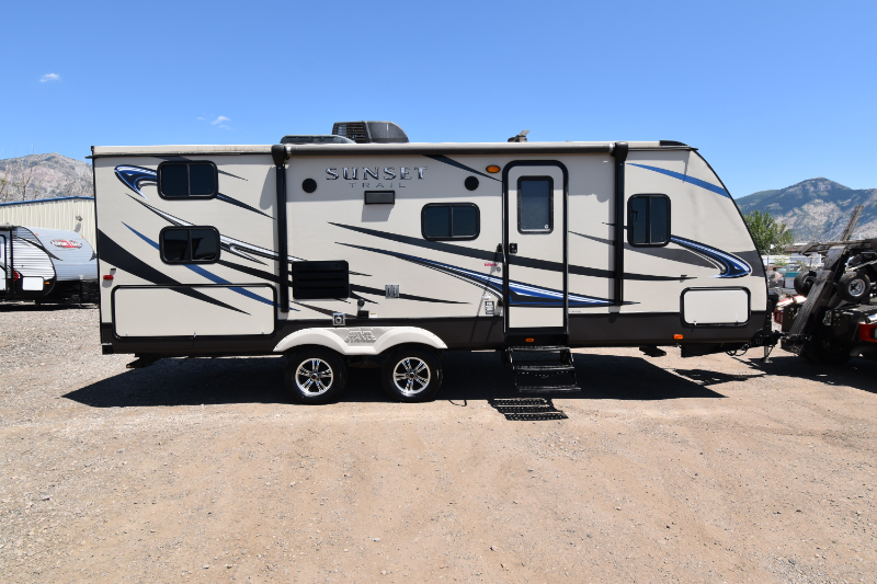 2015 CROSSROADS RV sunset trail super lite m-240bh-28′