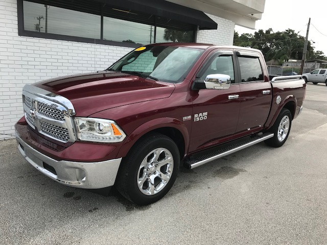 2017 RAM 1500 Laramie 4×4 Crew