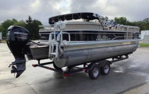 2017 Sun Tracker Party Barge