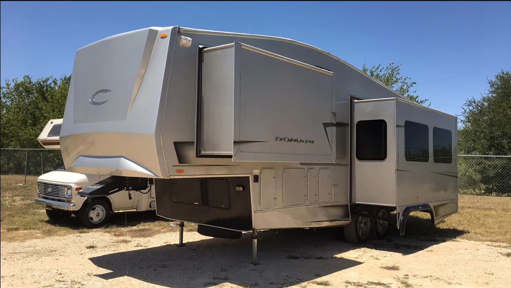 2009 CARRIAGE DOMANI