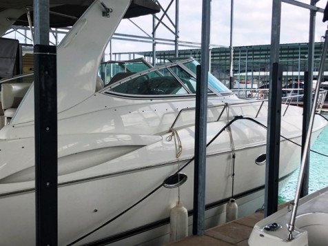 36′ – 2001 Cruisers Yachts 3672 Express