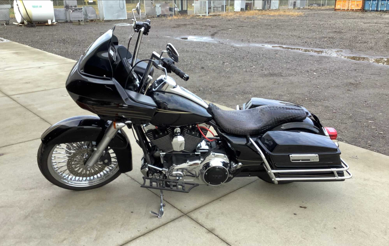2011 Harley Davidson Road Glide Ultra Motorcycle