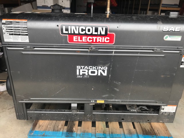 LINCOLN SAE 300 MP WELDER