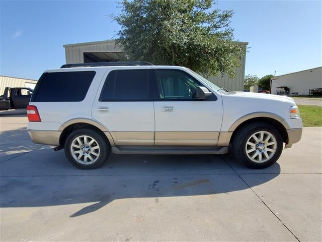 2011 Ford Expedition XLT 2WD