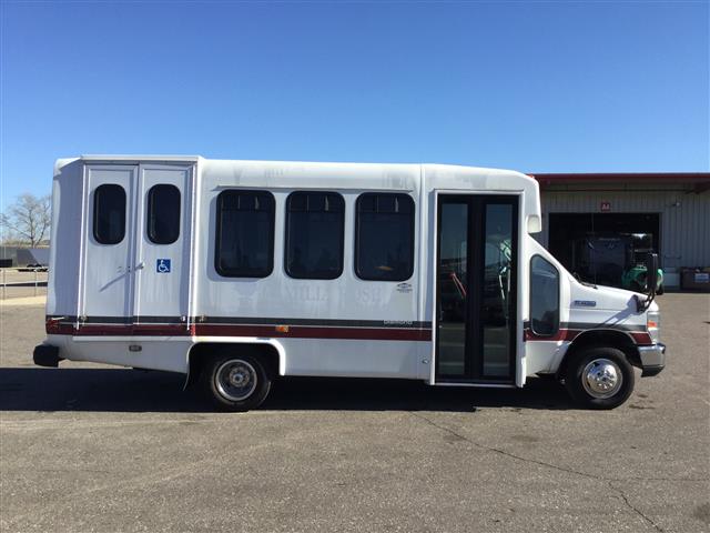 2012 Ford E-450 Bus
