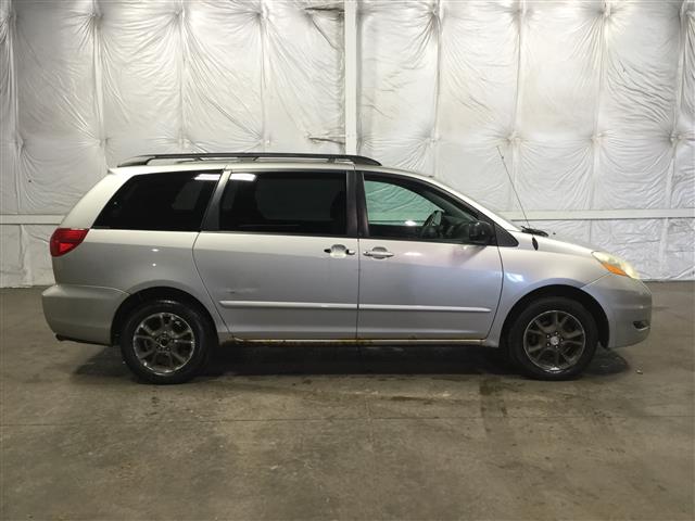 2006 Toyota Sienna LE