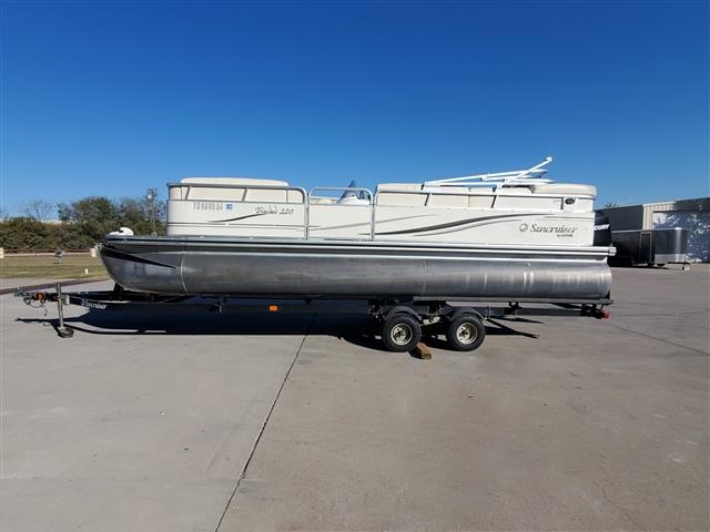 2006 Suncruiser (by Lowe) Trinidad 220