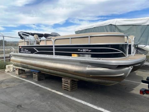 20′ – 2017 Sun Tracker Party Barge 22 DLX