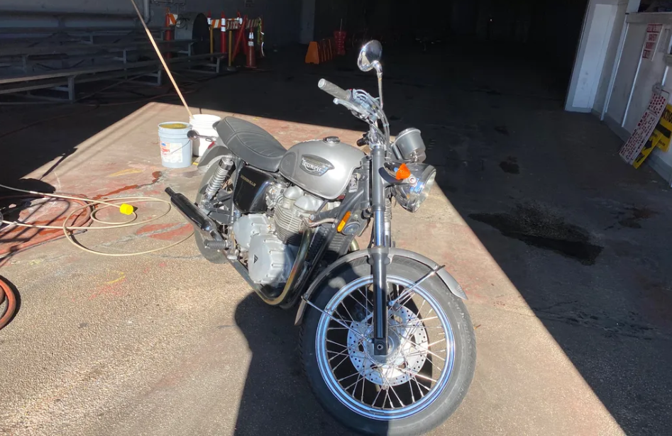 2006 TRIUMPH BONNEVILLE