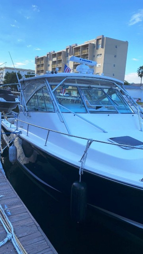 36′ – 2006 Grady White 360 Express