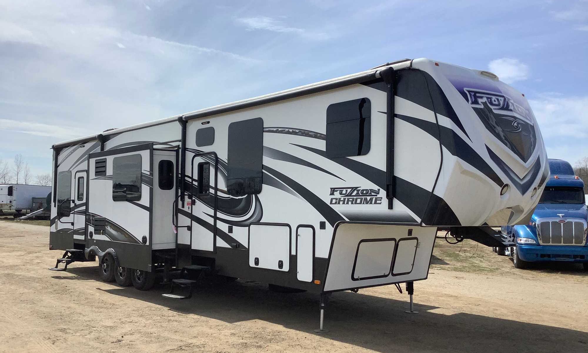 2015 Keystone Fusion FZ404 5th Wheel Toy Hauler Travel Trailer Repo