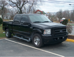 2005 Ford F250 Super Duty V-8 Crew Cab Lariat (2WD)