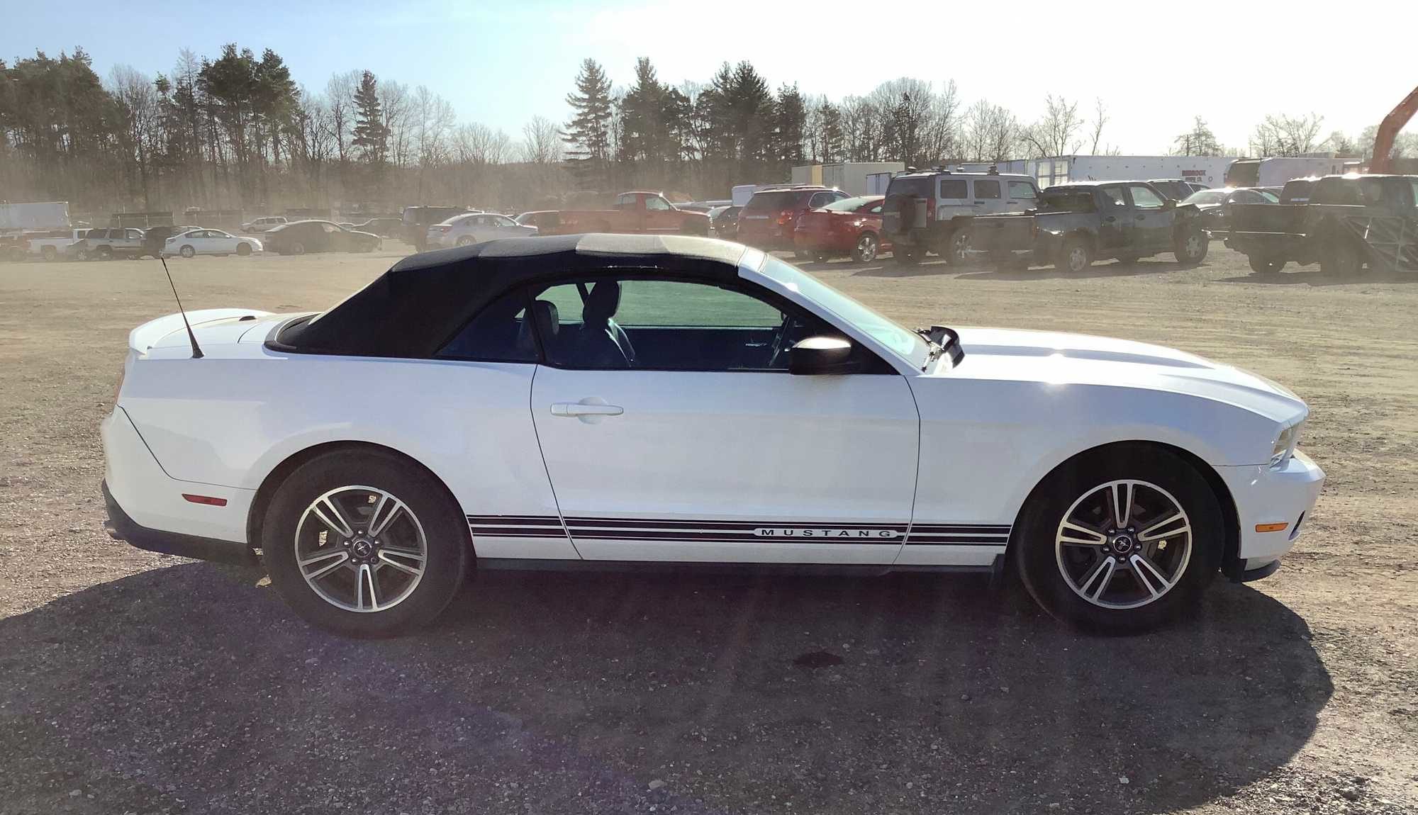 2010 FORD MUSTANG V6 Convertible