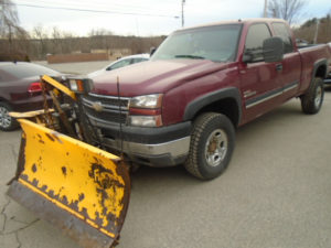 2005 Chevy Silverado 2500HD w/plow