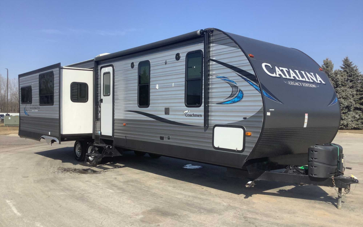 2018 Catalina Coachmen 333RETS Camper