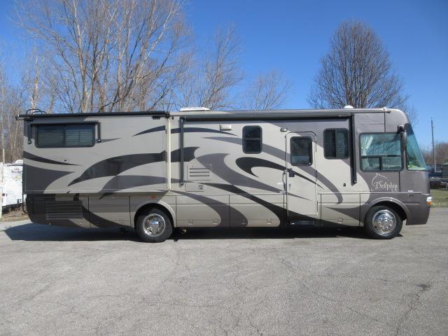 2005 National Dolphin 6342 LX
