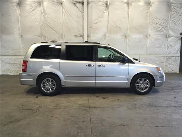 2008 Chrysler Town & Country Limited