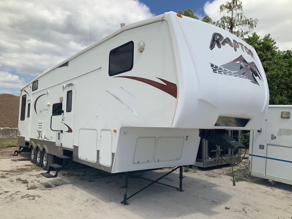 2008 Keystone Raptor Tri-Axle Toy Hauler Camper Trailer