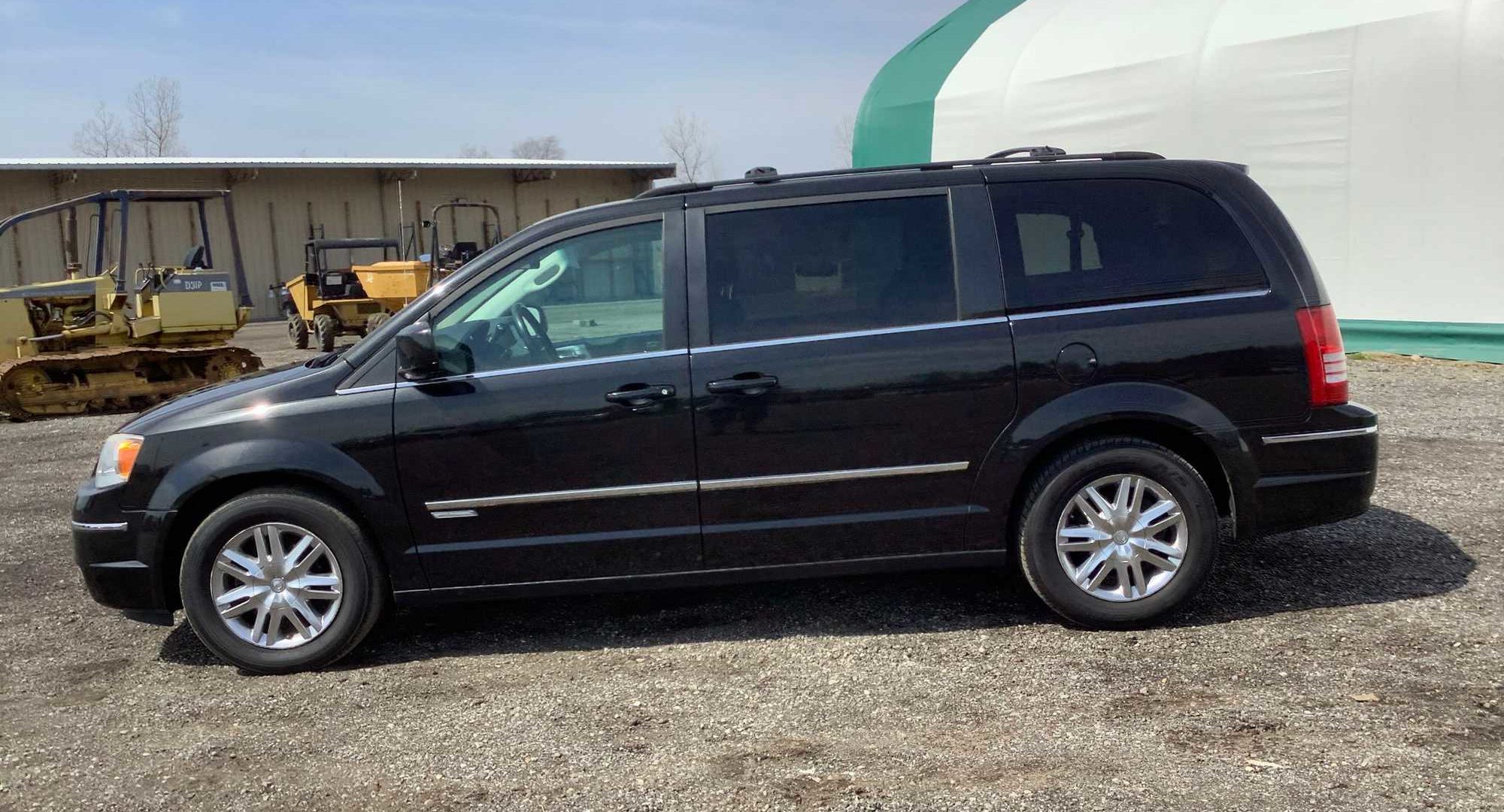 2010 CHRYSLER TOWN & COUNTRY Touring