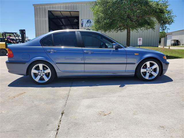 2004 BMW 325i