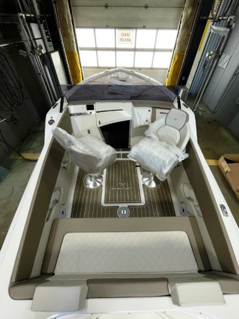 18′ – 2021 D-Boat Diamond 550