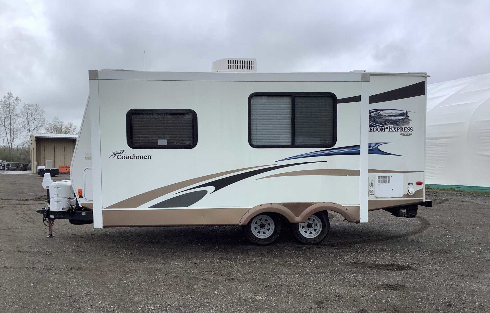 2013 Freedom Express 22DSX Trailer