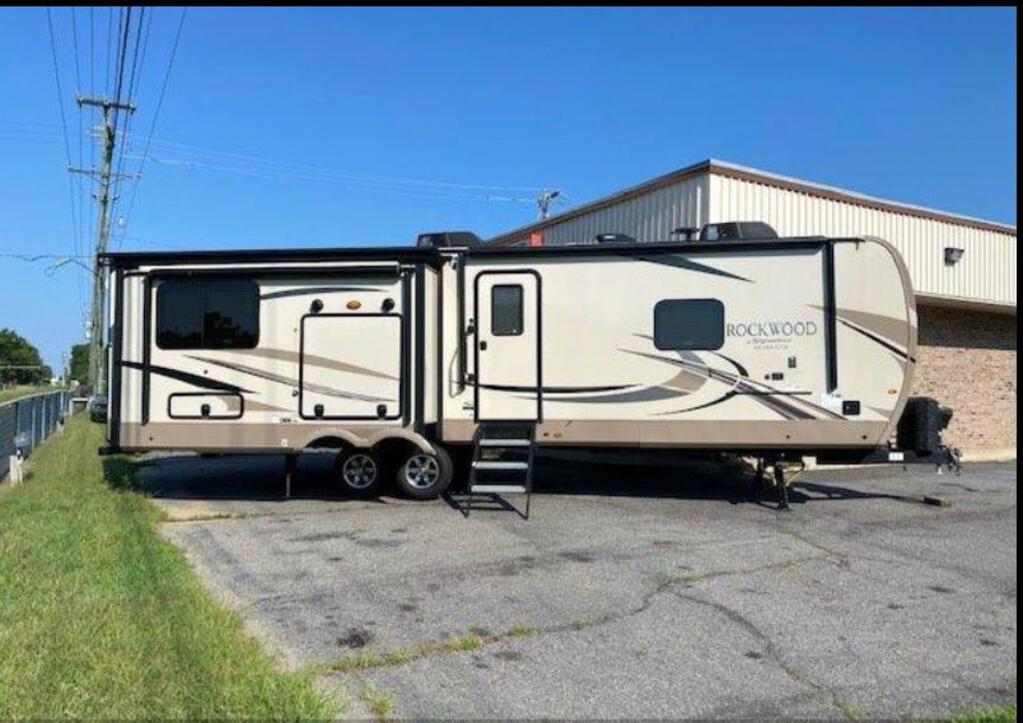 2018 Forest River Rockwood Ultra Lite