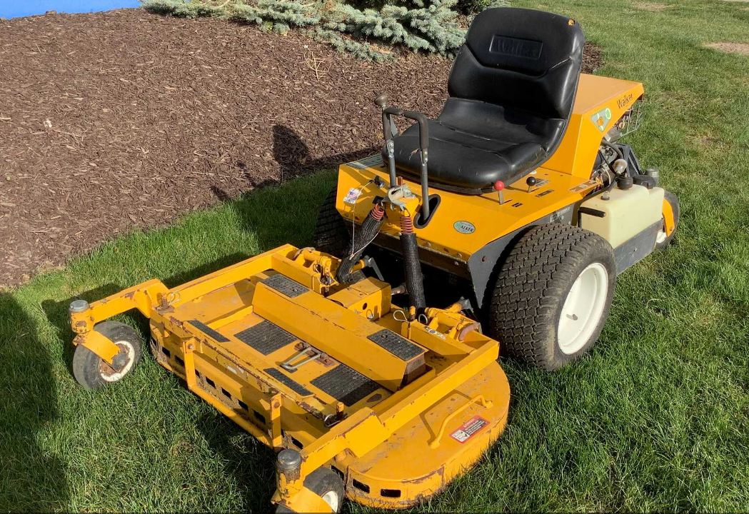 Walker MBV Riding Lawn Mower