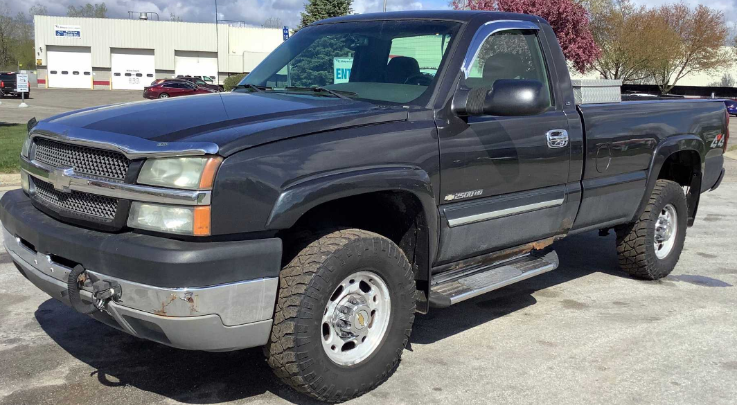 2004 Chevrolet Silverado K2500 LS