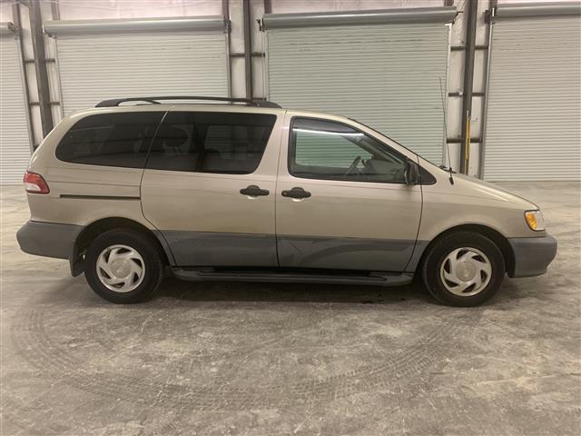 2001 Toyota Sienna