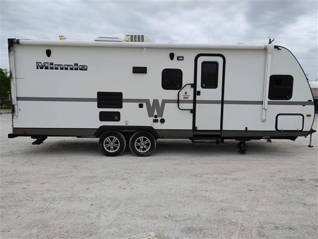 2013 Winnebago Minnie 2451BHS