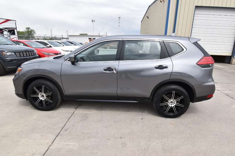 2017 Nissan Rogue front wheel drive S