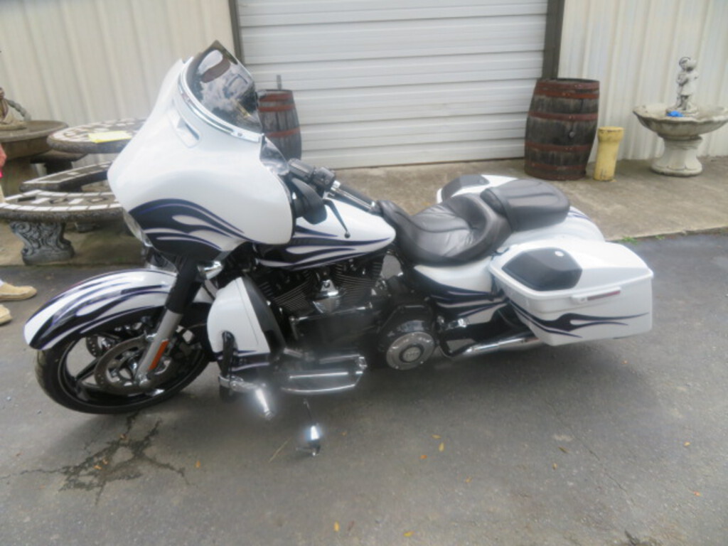 2016 HARLEY DAVIDSON SCREAMING EAGLE MOTORCYCLE